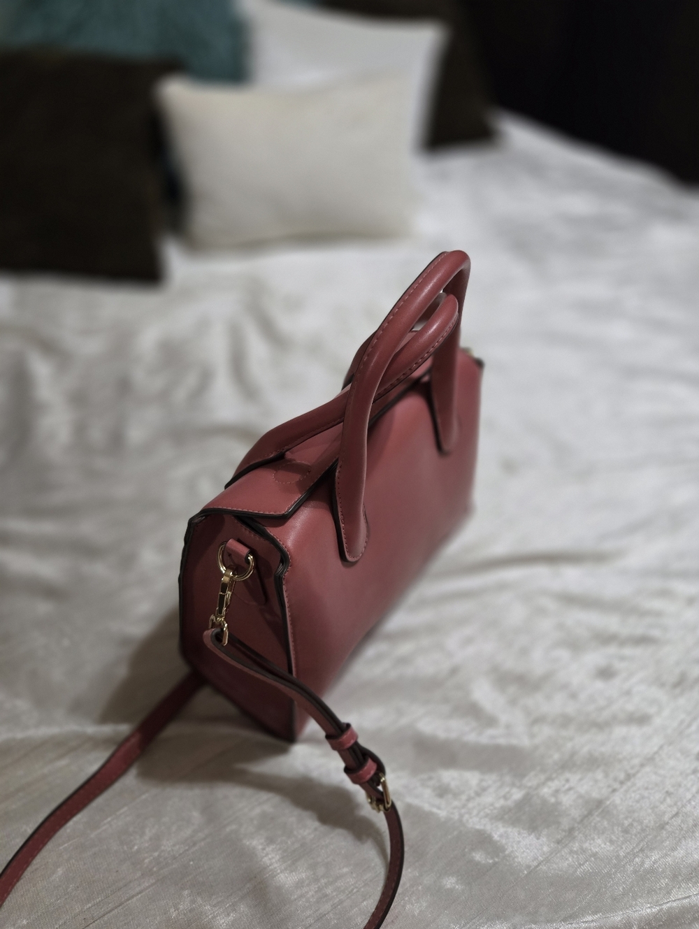 Elegant Rose-Pink  Faux Leather Top-Handle Crossbody Bag . - Picture 2 of 7